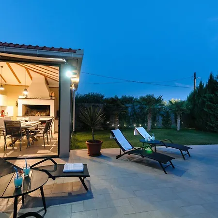 Villa Jolanda Plano
