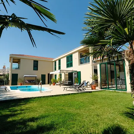 Jolanda Villa