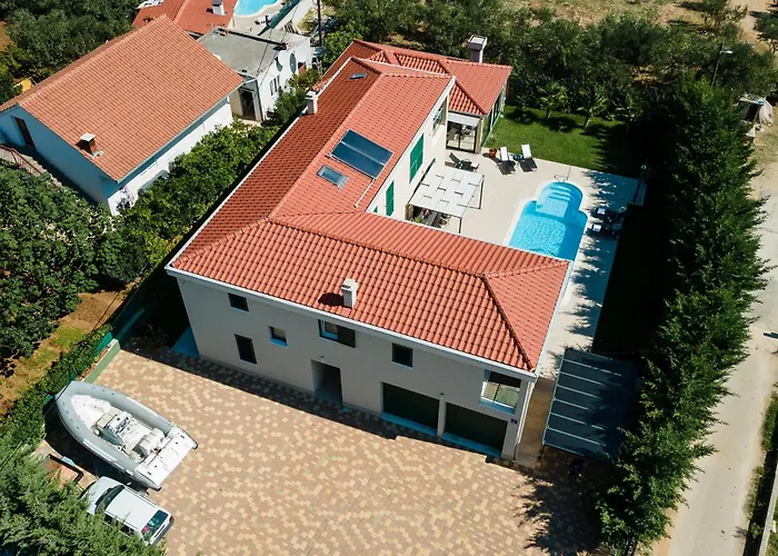 Villa Jolanda *