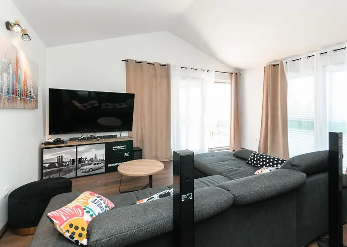 Jolanda Villa Plano