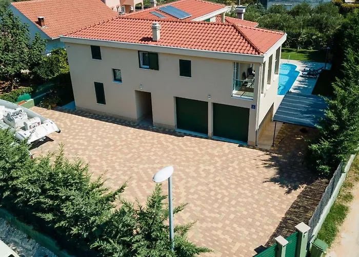 Villa Jolanda Plano