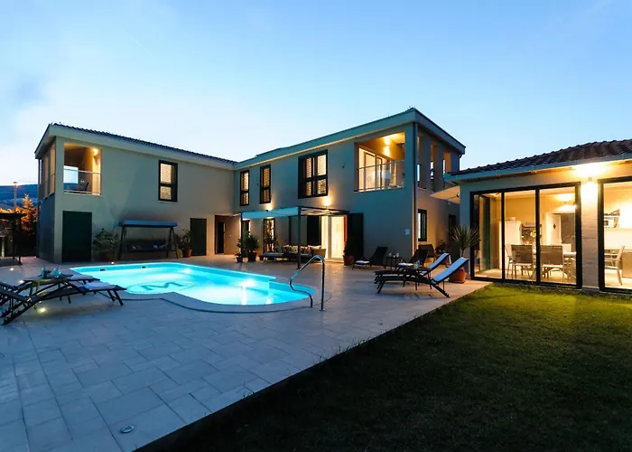 Jolanda Villa *