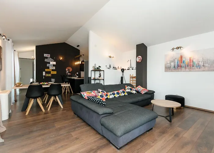 Jolanda Villa Plano