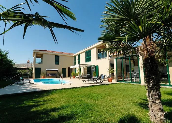 Jolanda Villa